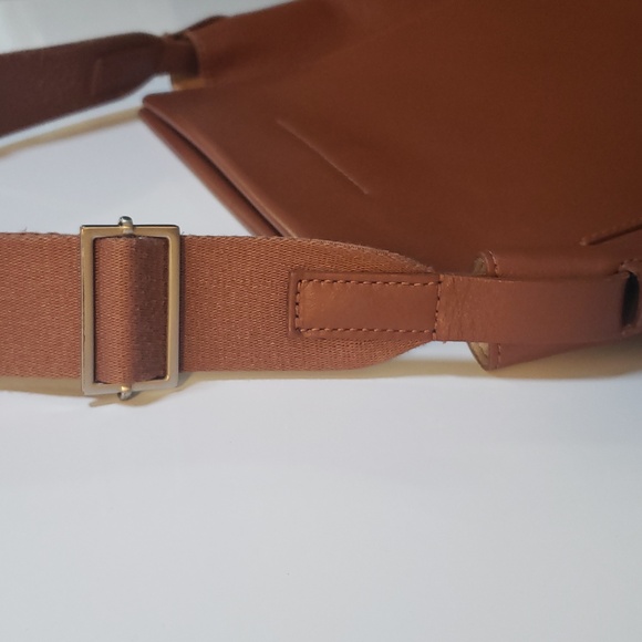 Everlane The Form Shoulder Bag - Picture 6 of 16